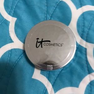 It Cosmetics Bye Bye Pores Powder